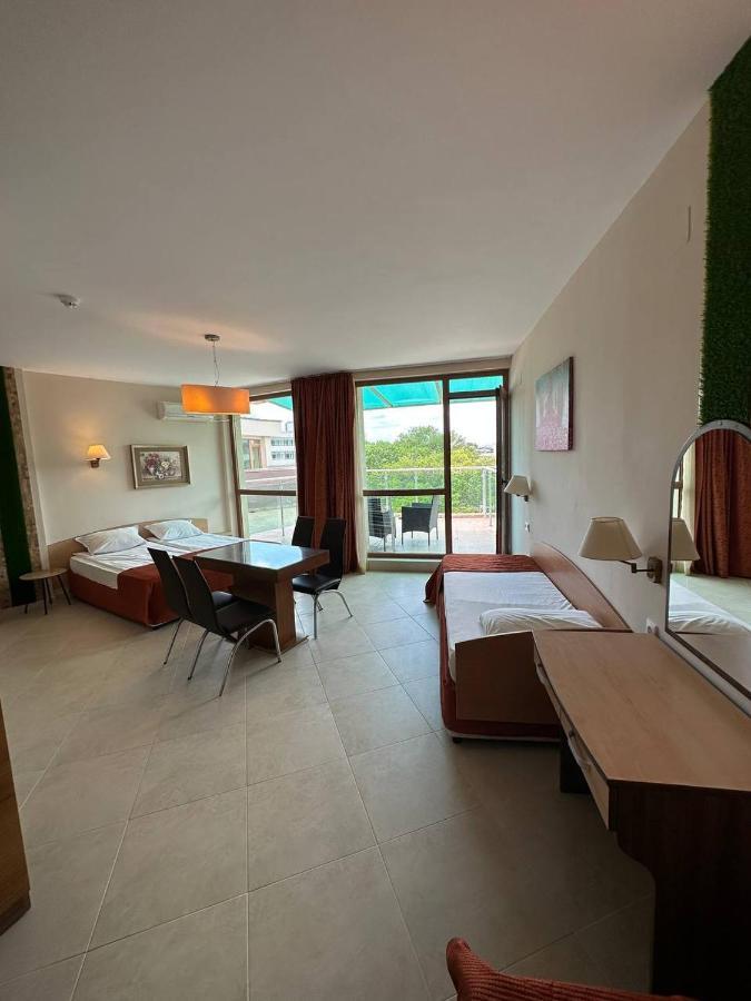 Briz Beach Apartments - Section B Slântsjev Brjag Eksteriør bilde