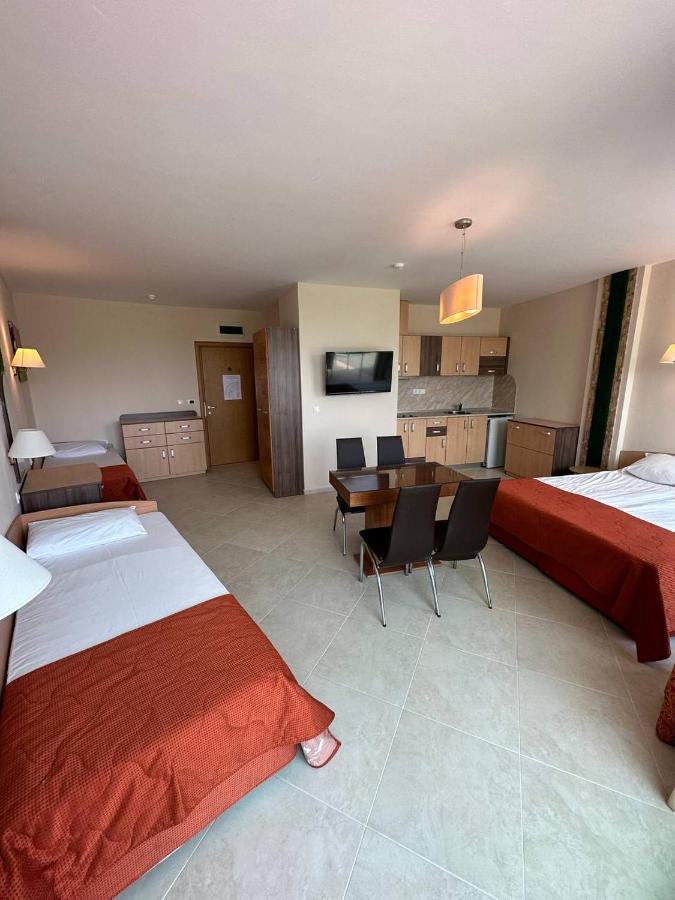 Briz Beach Apartments - Section B Slântsjev Brjag Eksteriør bilde